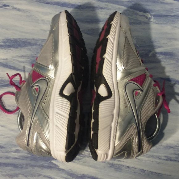 Nike Dart 9 running shoes Woman size 10 - Picture 5 of 8